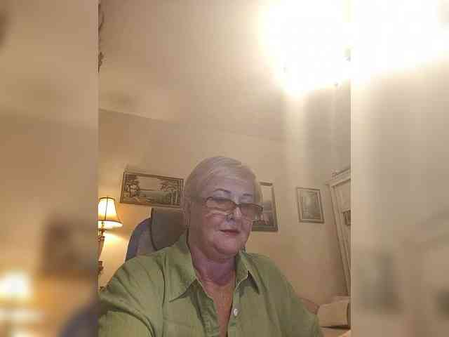 KarinkaSweet webcam