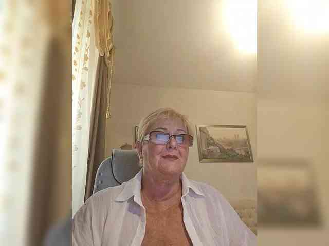 KarinkaSweet webcam