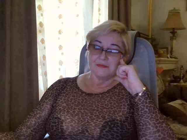 KarinkaSweet webcam