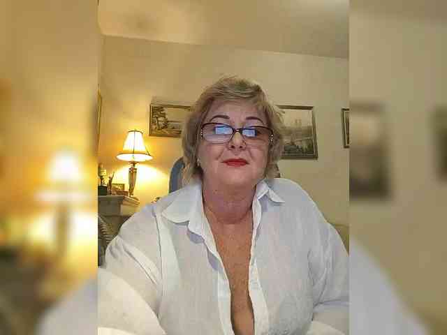 KarinkaSweet webcam