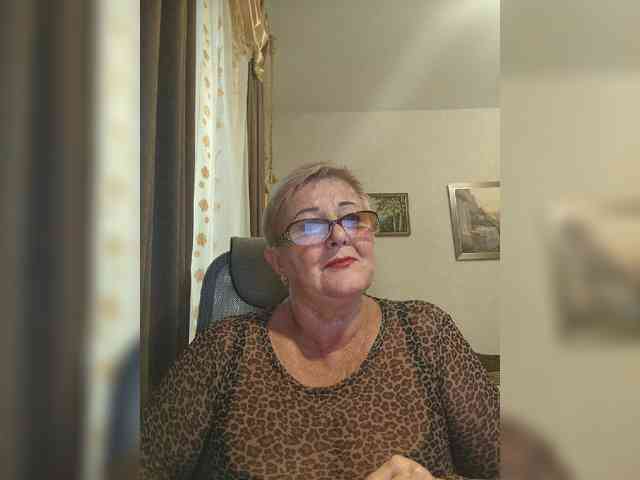 KarinkaSweet webcam