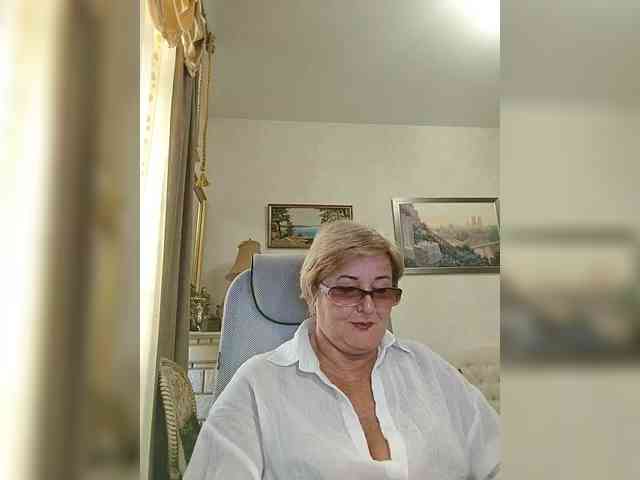 KarinkaSweet webcam