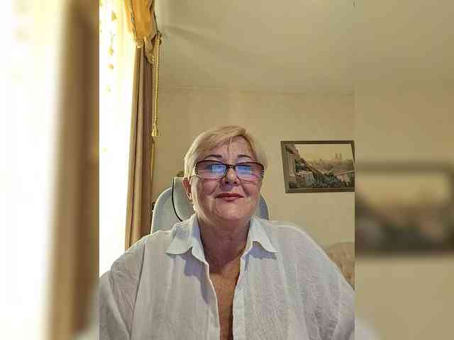 KarinkaSweet webcam
