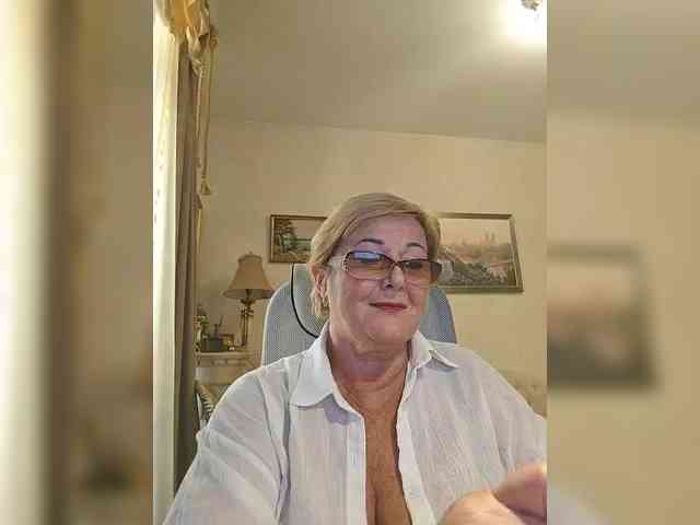 KarinkaSweet webcam