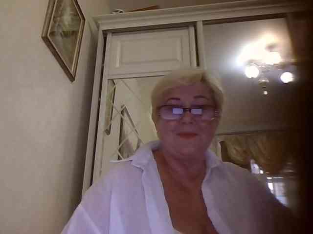 KarinkaSweet webcam
