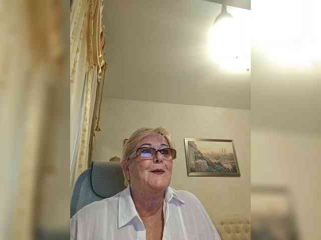 KarinkaSweet webcam