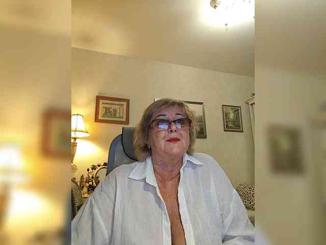 KarinkaSweet webcam