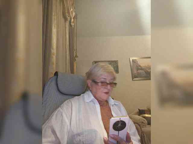 KarinkaSweet webcam