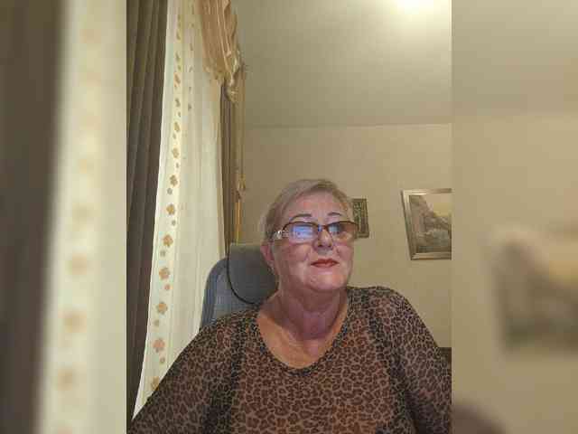 KarinkaSweet webcam