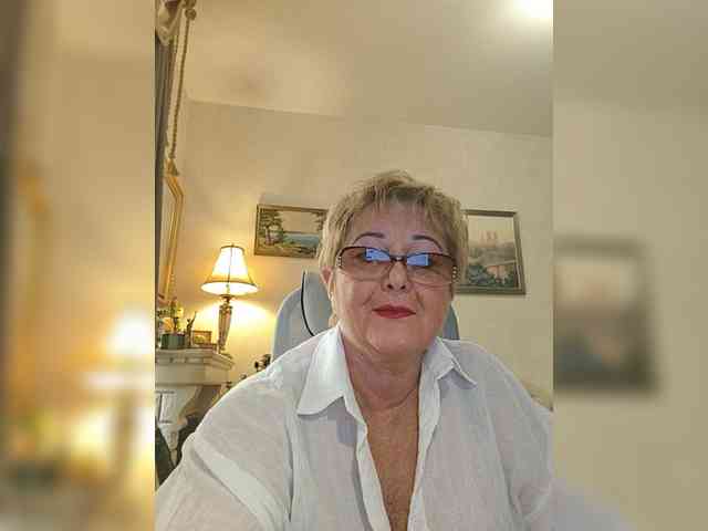 KarinkaSweet webcam