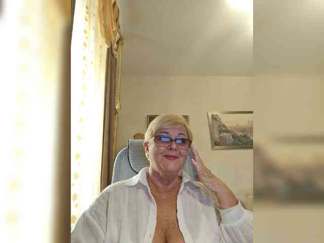 KarinkaSweet webcam