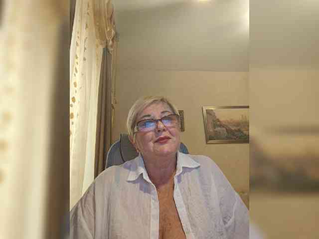 KarinkaSweet webcam
