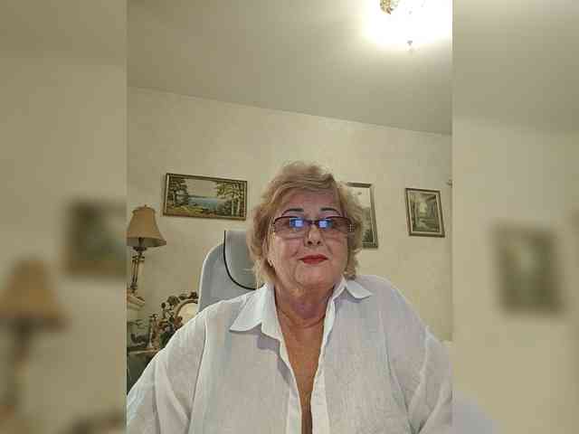 KarinkaSweet webcam