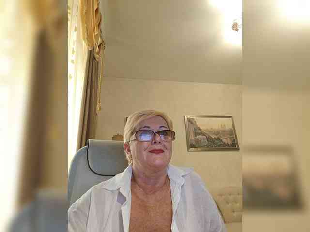 KarinkaSweet webcam