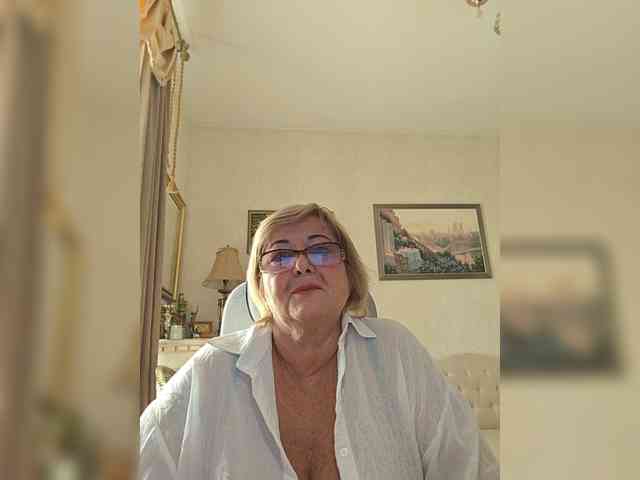 KarinkaSweet webcam
