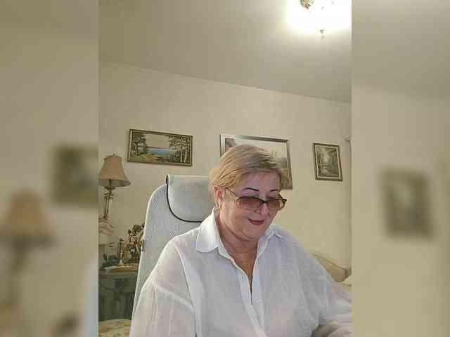 KarinkaSweet webcam