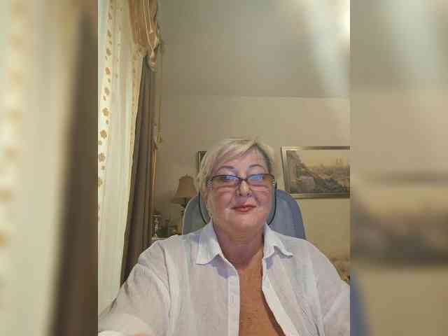 KarinkaSweet webcam