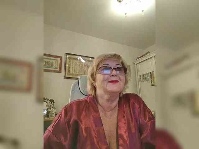 KarinkaSweet webcam