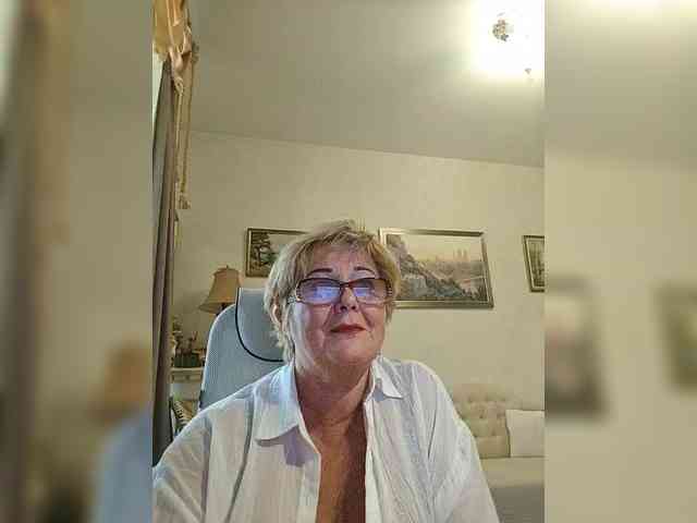 KarinkaSweet webcam