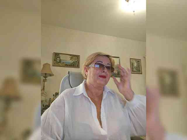 KarinkaSweet webcam