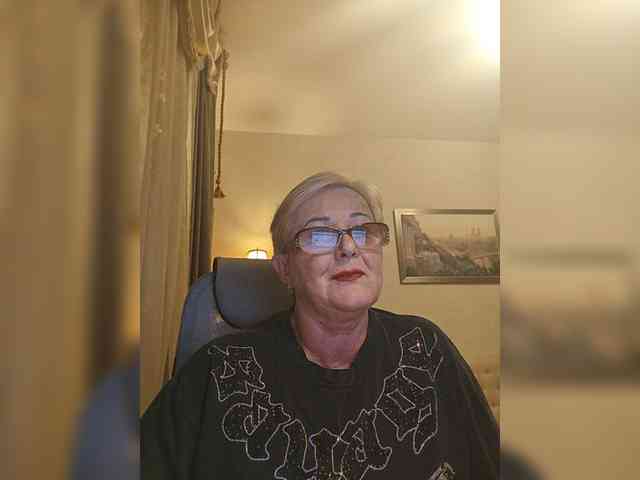 KarinkaSweet webcam