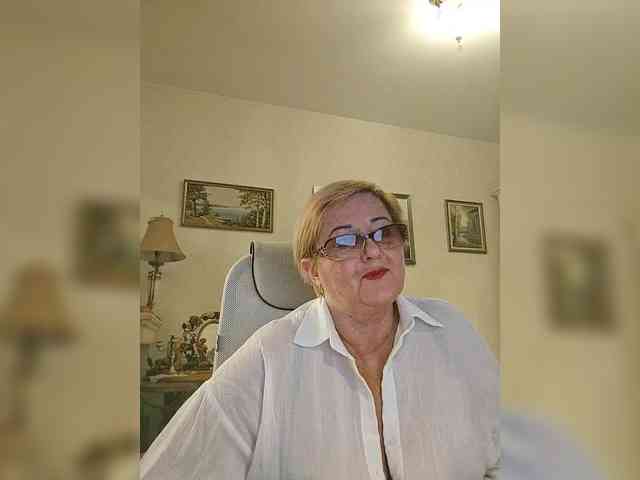 KarinkaSweet webcam