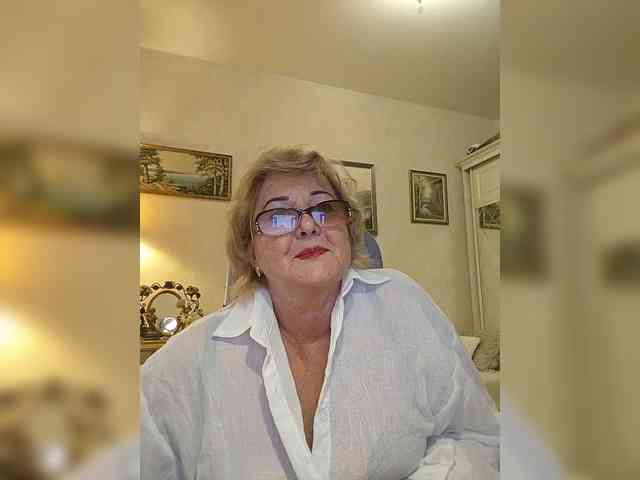 KarinkaSweet webcam