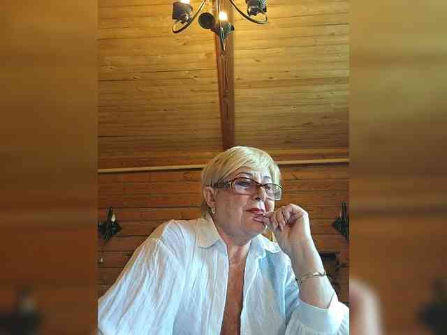 KarinkaSweet webcam
