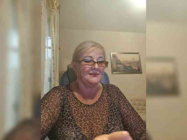 KarinkaSweet webcam