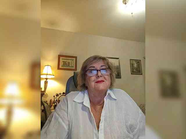 KarinkaSweet webcam