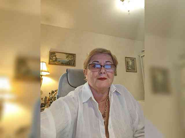 KarinkaSweet webcam