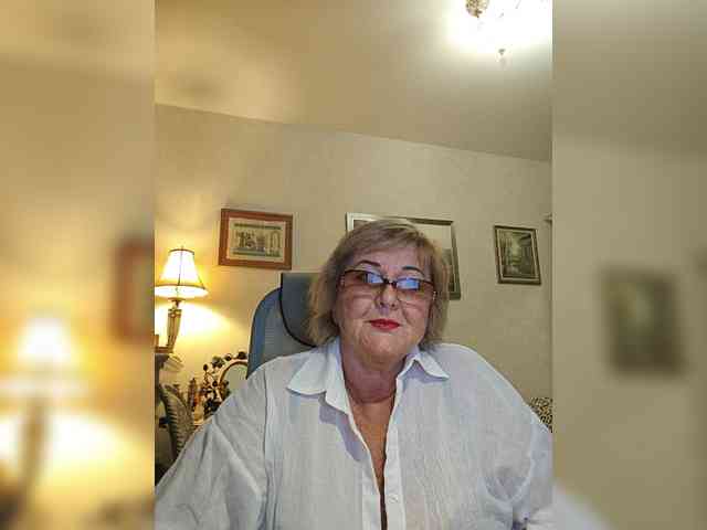 KarinkaSweet webcam