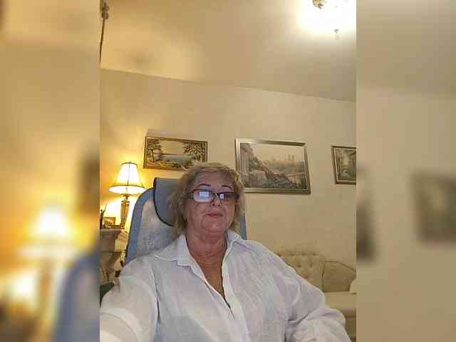 KarinkaSweet webcam