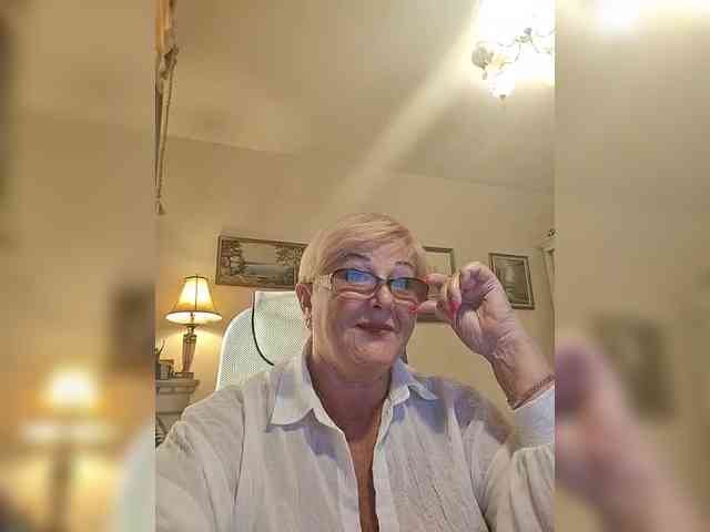 KarinkaSweet webcam