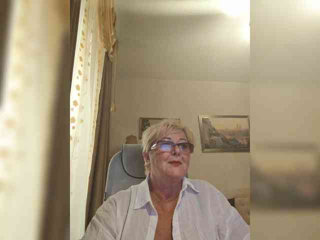 KarinkaSweet webcam