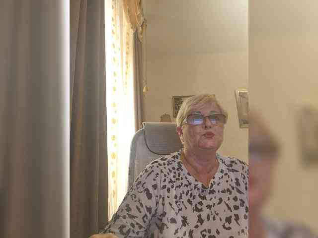 KarinkaSweet webcam