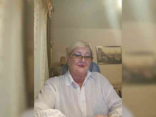KarinkaSweet webcam