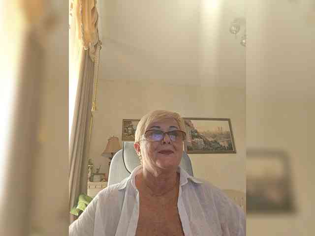 KarinkaSweet webcam