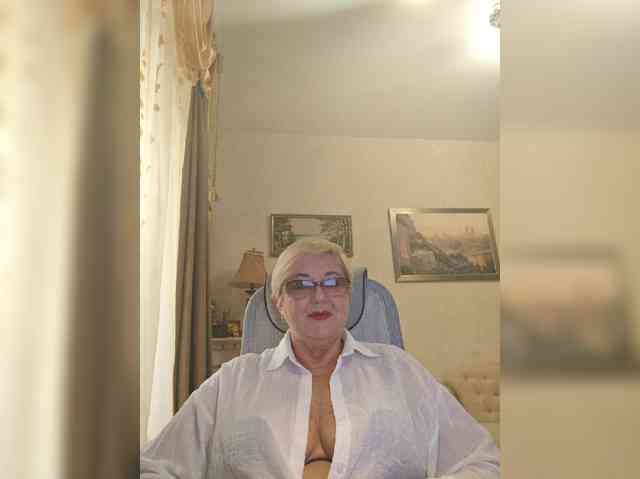 KarinkaSweet webcam