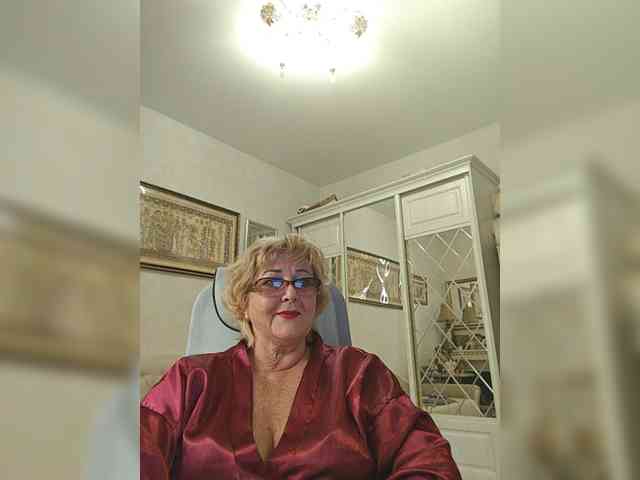 KarinkaSweet webcam