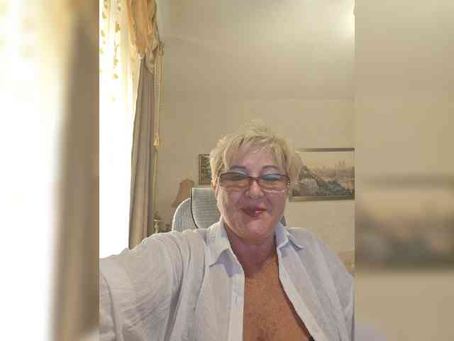 KarinkaSweet webcam