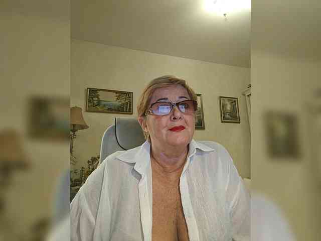 KarinkaSweet webcam