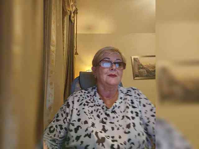 KarinkaSweet webcam