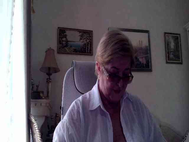 KarinkaSweet webcam