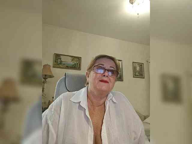 KarinkaSweet webcam