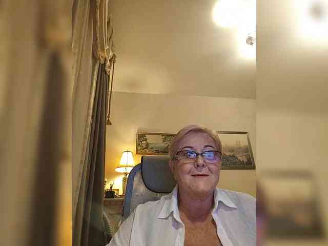 KarinkaSweet webcam