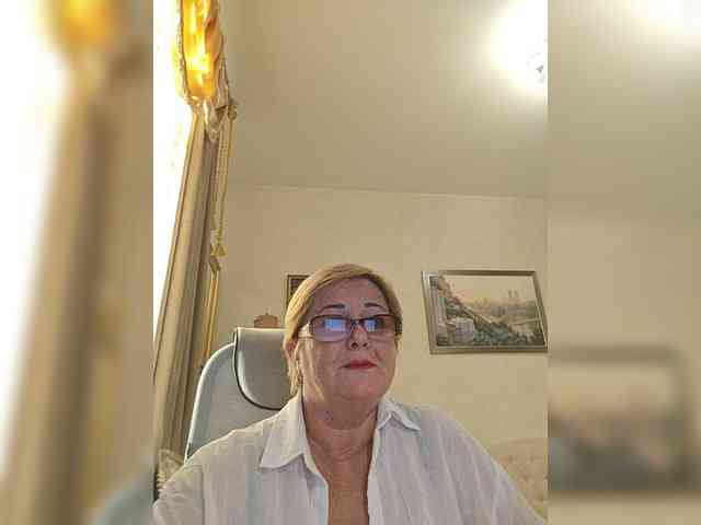 KarinkaSweet webcam
