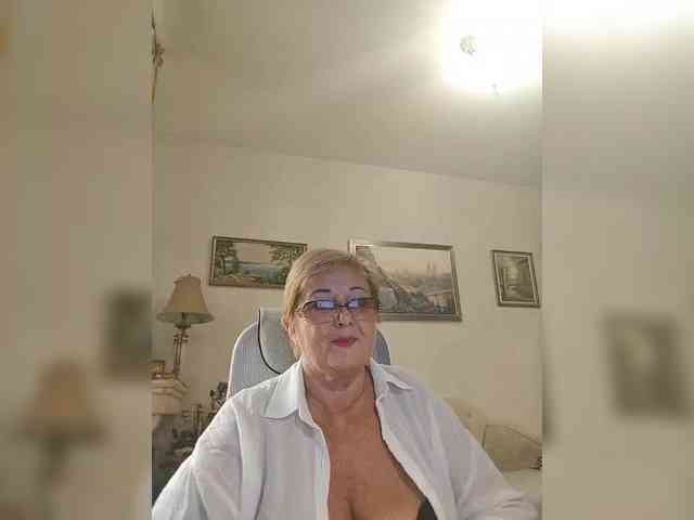 KarinkaSweet webcam