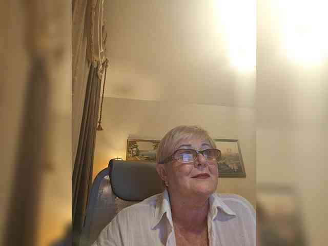 KarinkaSweet webcam