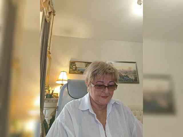 KarinkaSweet webcam